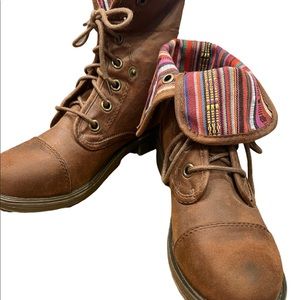 American Eagle Women’s Lace Up/Fold Down Brown Boots